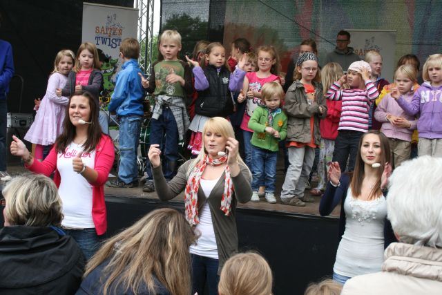 gal/2011/2011 Gruga - Tag des Kindes/2011 Saitentwist Gruga Tag des Kindes 31.07 036.JPG